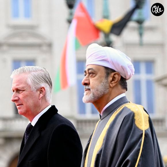 Réparti sur six ponts, il peut accueillir 70 invités dans 35 cabines de luxe et dispose d'une salle de concert capable de recevoir un orchestre de 50 musiciens. 

Le roi Philippe de Belgique et la reine Mathilde reçoivent le Sultan d'Oman, Haïtham ben Tariq lors d'une viste d'Etat à Bruxelles en Belgique le 3 décembre 2024. Photonews / Bestimage