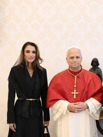 Le roi Abdallah II et la reine Rania reçus au Vatican, photos de leur première rencontre avec le pape Léon XIV