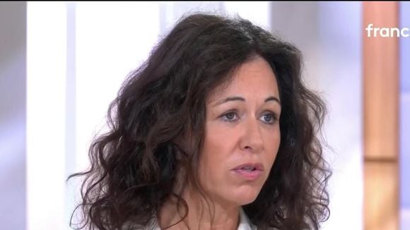 Jean-Jacques Goldman, sa fille Caroline évoque son rôle de père : "Il n'est pas une personnalité publique pour moi"