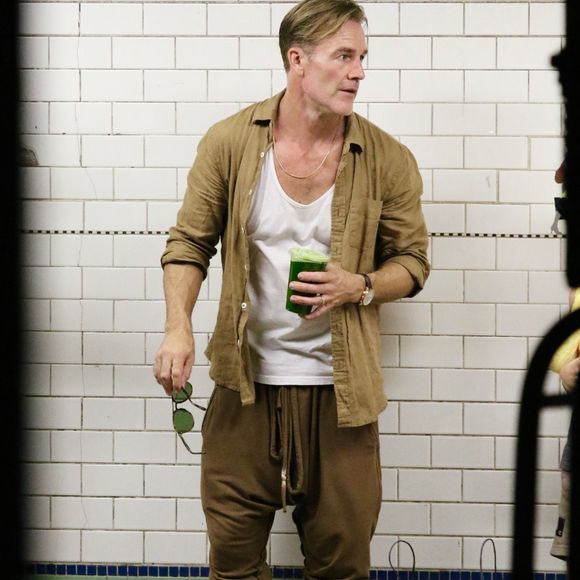 Exclusif - James Van Der Beek et son fils font du shopping dans les rues de New York. Le 11 septembre 2023
© Backgrid USA/ Bestimage