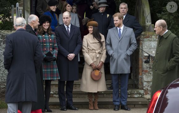 Les princesses Beatrice et Eugenie d'York, la princesse Anne, le prince Andrew, duc d'York, le prince William, Catherine Kate Middleton la duchesse de Cambridge enceinte, Meghan Markle et son fiancé le prince Harry, le prince Philip, duc d'Edimbourg - La famille royale d'Angleterre arrive à la messe de Noël à l'église Sainte-Marie-Madeleine à Sandringham, le 25 décembre 2017. Agence / Bestimage
