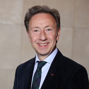 Exclusif - Stéphane Bern nommé Pape du Patrimoine lors de la Saint Clément au restaurant Alain Ducasse Baccarat, à Paris, France, le 20 novembre 2025. © Denis Guignebourg/Bestimage