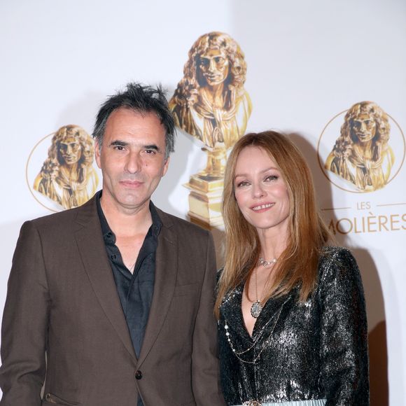 Vanessa Paradis et Samuel Benchetrit annoncent leur séparation.

Vanessa Paradis et Samuel Benchetrit (auteur et metteur en scène de la pièce « Maman » dans laquelle Vanessa est nominée) - 33ème « Nuit des Molières » aux Folies Bergère à Paris. Bertrand Rindoff / Bestimage