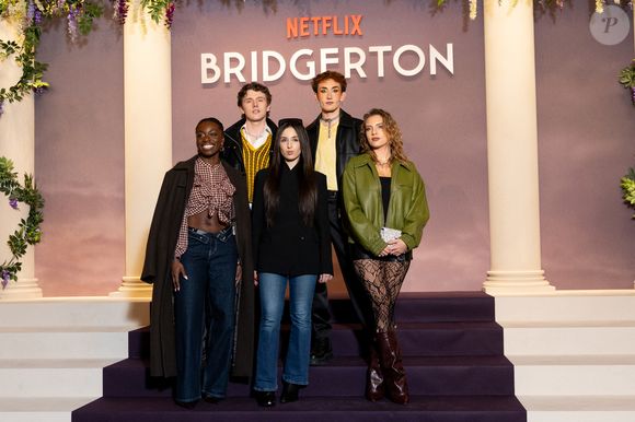 Sarah, Bastiaan, Ambre, Victor et Léa de la Star Academy 2025 - Photocall de l'avant-première mondiale parisienne de la saison 4 Netflix de "Bridgerton" au Palais Brongniart à Paris, France, le 14 janvier 2026. © Cyril Moreau/Bestimage