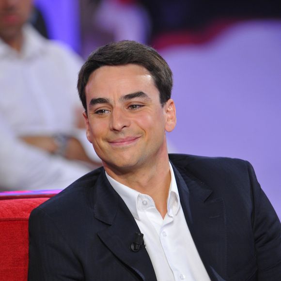 Julian Bugier à "Vivement Dimanch", le 29 août 2012.

Photo : Agence / Bestimage