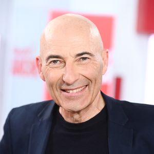 L’humoriste avait rejoint l’émission en septembre 2025 avec sa chronique "Face à Canteloup".

Nicolas Canteloup lors de l'enregistrement de l'émission Vivement dimanche au studio Rive gauche, présentée par M.Drucker, diffusée sur France 3 le 21 juin 2026, à Paris, France, le 20 mai 2026. © Guillaume Gaffiot/Bestimage