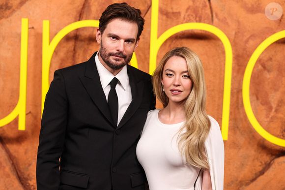 Sam Levinson et Sydney Sweeney pour la première de la saison 3 de 'Euphoria' de HBO au TCL Chinese Theatre IMAX à Ovation Hollywood.

©BestImage