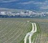 Dans un petit village de 5 000 habitants.

Aÿ-Champagne (51). Le village au milieu des vignes de Champagne au printemps - Photo by Jolyot M/ANDBZ/ABACAPRESS.COM