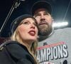 Taylor Swift et Travis Kelce se sont mariés 

Taylor Swift et Travis Kelce ont surpris le public de sa tournée « Eras Tour » à Londres lorsque ce dernier l’a rejointe sur scène. Copyright : Emily Curiel/Kansas City Star/TNS/ABACAPRESS.COM
