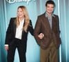 Les deux acteurs, qui seront à l'affiche de la série "Solange", sont apparus plus complices que jamais, échangeant des fous rires et de tendres regards amoureux. 

Virginie Efira et Niels Schneider au photocall du showcase 2026 Disney+ à l'Institut de France à Paris, le 15 janvier 2026. 

Photo : Coadic Guirec / Bestimage