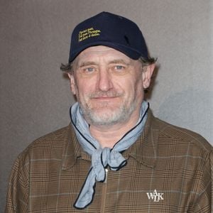 Alors qu’elle circulait à vélo sur l’île d’Yeu, elle a chuté avant d’être percutée par une voiture venant en sens inverse, rapportent "Ici Loire-Océan".

Jean-Paul Rouve - Avant-première de la série Disney+ "bref.2" au cinéma le Grand Rex à Paris le 10 février 2025. © Coadic Guirec/Bestimage