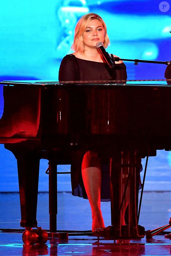 Exclusif - Louane Emera - Enregistrement de l'émission "La chanson de l'année" dans les Arènes de Nîmes, présentée par N.Aliagas et diffusée le 17 juin sur TF1
© Bruno Bebert-Christophe Clovis / Bestimage