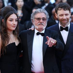 Daniel Auteuil présente son film au Festival de Cannes

Antoine Reinartz, Daniel Auteuil et Luana Bajrami assistent à la projection de Garance lors de la 79e édition du Festival de Cannes au Palais des Festivals à Cannes, France. Photo by Jerome Domine/ABACAPRESS.COM