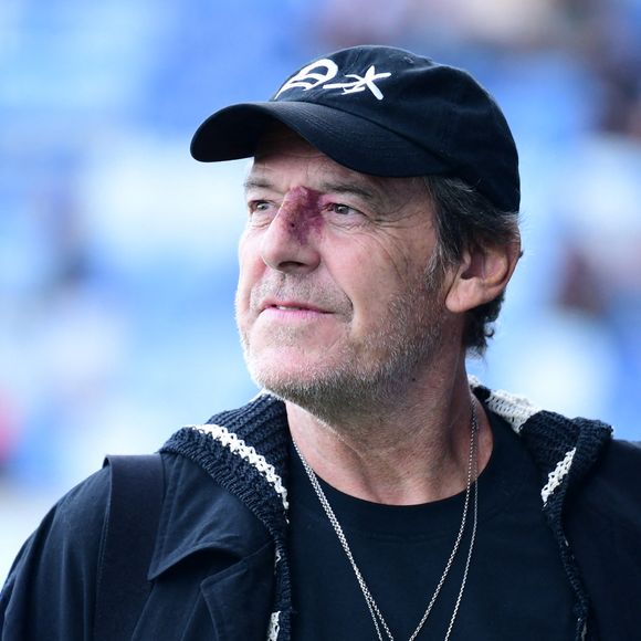 Jean-Luc Reichmann - Célébrités lors du match de gala caritatif entre l’équipe de Nico Capone et celle de Redouane Bougheraba au profit des fondations Théodora et Terres d’espoir en faveur des enfants hospitalisés et des personnes en difficulté au stade de la Tuiliere  à Lausanne en Suisse le 6 Septembre 2025. © Romain Doucelin/Bestimage
