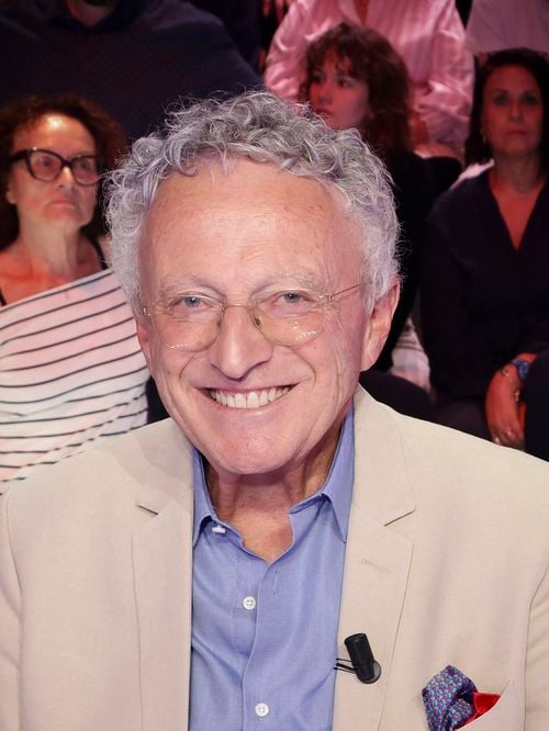 "Le téléphone sonne moins, mais..." : Nelson Monfort lève le voile sur sa nouvelle vie à 73 ans