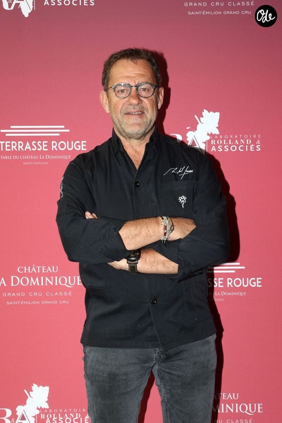 La terrasse panoramique reste ouverte tout au long de l'été.

Exclusif - La Terrasse Rouge - Michel Sarran, chef étoilé du restaurant "Michel Sarran" à Toulouse - "Primeurs Etoilés" au restaurant La Terrasse Rouge au Château La Dominique à Saint Emilion, Gironde, France, le 24 avril 2024. © Jean-Marc Lhomer/Bestimage