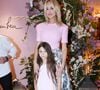 Et ce n'est pas la naissance de sa fille Nina qui lui a fait lever le pied.
Adriana Karembeu avec sa fille Nina - A l'occasion de la fête des Mères, Adriana Karembeu et Lenôtre s'associent pour créer l'entremets "Nina" au Pré Catelan à Paris le 29 avril 2025.
© Rachid Bellak/Bestimage