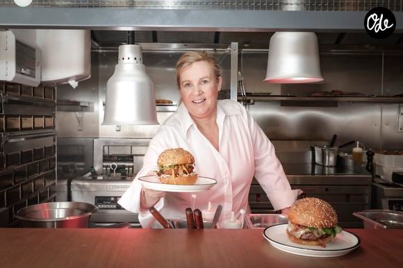Exclusif - La cheffe étoilée Hélène Darroze vient d'ouvrir un nouveau restaurant bistronomique dédiée aux burgers haut de gamme "Jòia Bun" au 16 de la rue Michodière dans le 2ème arrondissement de Paris, France, le 16 mars 2023.  © Jack Tribeca/Bestimage