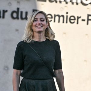 "J’arrête de fumer, je me mets au sport et je vais voir Six jours (son dernier film)"

Julie Gayet assiste à la reconstitution du tout premier film Sortie D Usines Lumière lors du 16ème Festival du Film Lumière à Lyon, France, le 19 octobre 2024. Photo by Julien Reynaud/APS-Medias/ABACAPRESS.COM