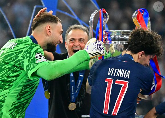 Gianluigi Donnarumma, Luis Enrique et Vitinha (Vítor Machado Ferreira) - Le PSG remporte la Ligue Des Champions 2025, pour la première fois de son histoire, face à l'Inter Milan (5-0) à l'Allianz Arena de Munich, le 31 mai 2025.
© Christian Liewig/Bestimage