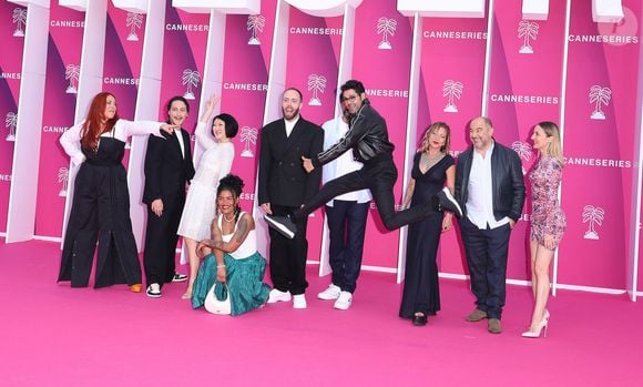 Alexandra Roth, Samuel Djian Bambi, Fleur Pellerin, Laureen, Tristan Lopin, Ramzy Bedia, Jamel Debbouze, guest, Mohamed Hamidi et Camille Chamoux - Soirée d'ouverture de la 7ème saison de "CanneSeries" à Cannes le 5 avril 2024. © Denis Guignebourg/Bestimage