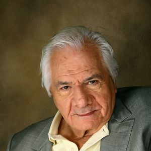 EXCLUSIF - Michel Galabru photographié à Paris, France en août 2007. Photo by Vim/ABACAPRESS.COM