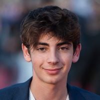 Léon Hesby, le fils de Patrick Bruel, célèbre déjà une grande victoire après la sortie de son premier single
