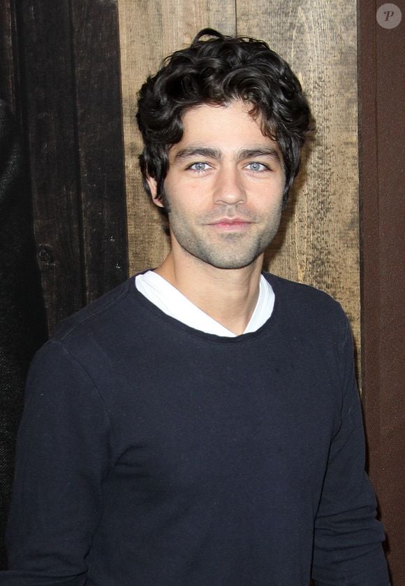 Mais un personnage culte manque à l’appel : Adrian Grenier. L’interprète de Nate, le petit ami d'Andy dans le premier volet, ne sera pas de la partie, tout comme Simon Baker.

Adrian Grenier à la première du film "True Grit" à New York. 

©Bestimage
