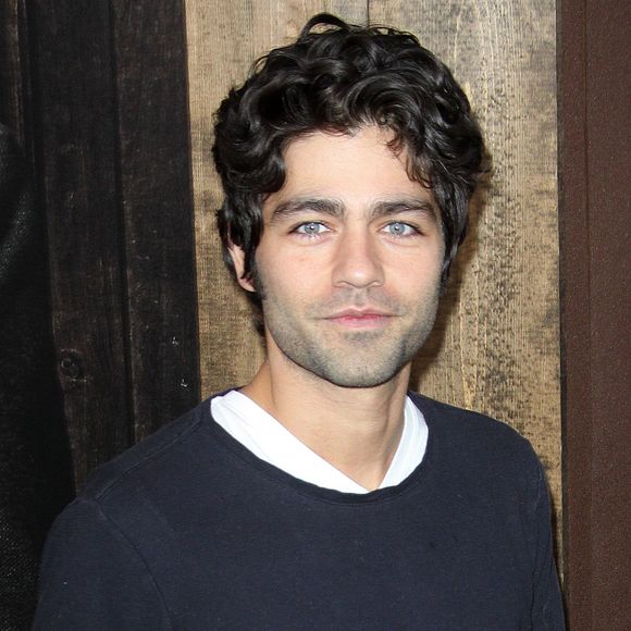 Mais un personnage culte manque à l’appel : Adrian Grenier. L’interprète de Nate, le petit ami d'Andy dans le premier volet, ne sera pas de la partie, tout comme Simon Baker.

Adrian Grenier à la première du film "True Grit" à New York. 

©Bestimage
