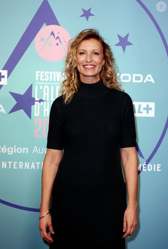 Alexandra Lamy au photocall des arrivées de la cérémonie de clôture du 27ème Festival International du Film de Comédie de l'Alpe d'Huez, France, le 20 janvier 2024.

© Dominique Jacovides/Bestimage
