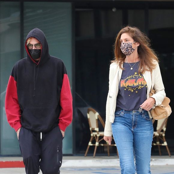 Cindy Crawford et son fils Presley Gerber sont allés faire des courses au Mall Plaza dans le quartier de Malibu à Los Angeles, le 26 juillet 2021.

Backgrid USA / Bestimage