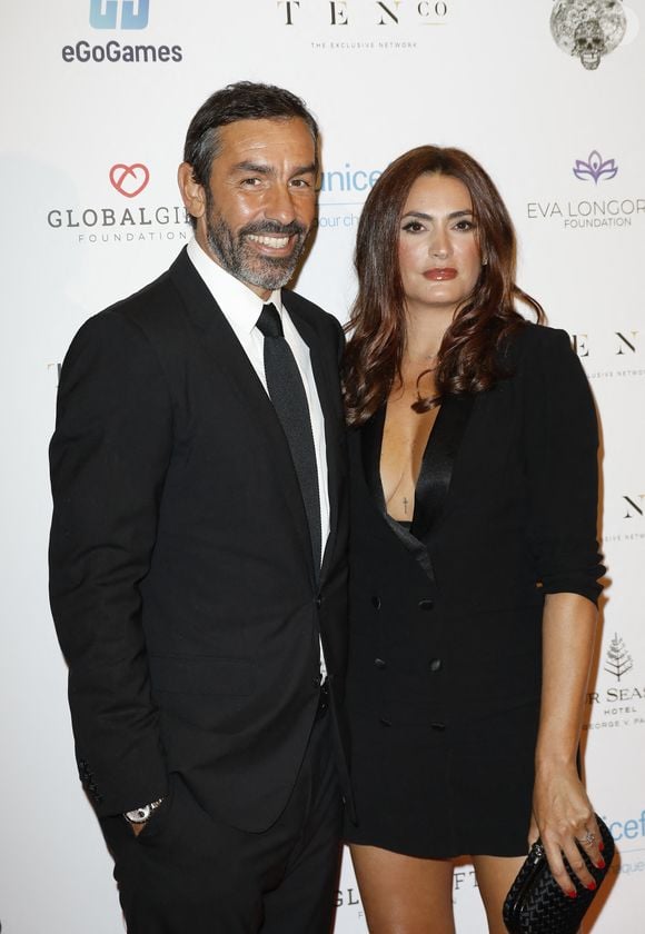 Robert Pires et sa femme Jessica - Photocall de la 10ème édition du "Global Gift Gala 2021" à l'hôtel Four Seasons Hotel George V à Paris le 30 octobre 2021. © Marc Ausset Lacroix/Bestimage