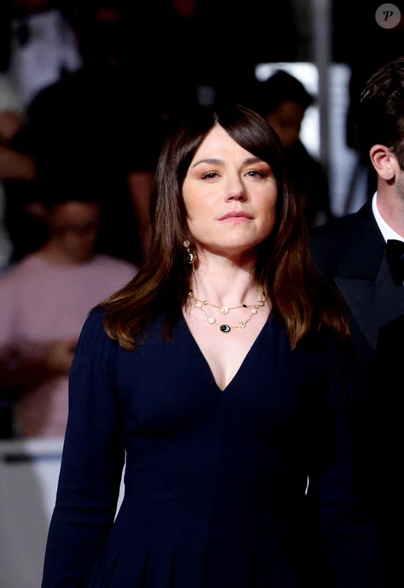Emilie Dequenne à la montée des marches du film "Close" lors du 75ème Festival International du Film de Cannes, le 26 mai 2022.

Photo : Dominique Jacovides / Bestimage
