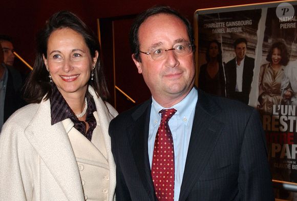Le leader du Parti socialiste français François Hollande et la présidente de la région Poitou-Charente Ségolène Royal, assistent à l'avant-première du dernier film de Claude Berri, 'L'un reste, l'autre part', au cinéma UGC Publicis à Paris, France, le 11 janvier 2005. Photo par Bruno Klein/ABACA