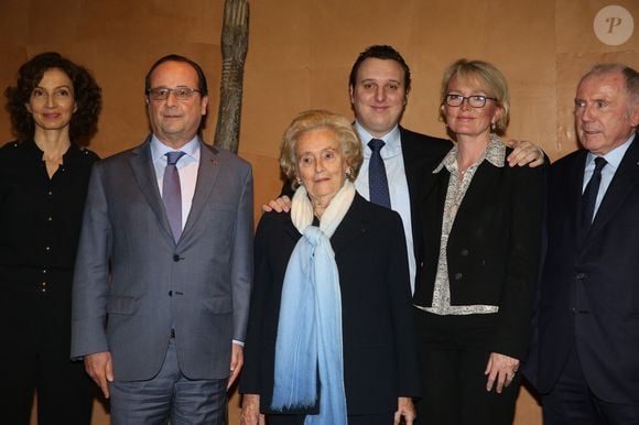 Un projet pharaonique à plus d’un milliard d’euros, visant à produire 80 000 tonnes de lithium par an d’ici 2028 et promettant la création de 300 emplois.

Francois Pinault, Martin Rey-Chirac, Audrey Azoulay, le président français François Hollande, Claude Chirac et Bernadette Chirac lors du vernissage de l'exposition 'Jacques Chirac ou le dialogue des cultures' au Musée du Quai Branly, à Paris, France, le 20 juin 2016. Photo by Jerome Domine/ABACAPRESS.COM