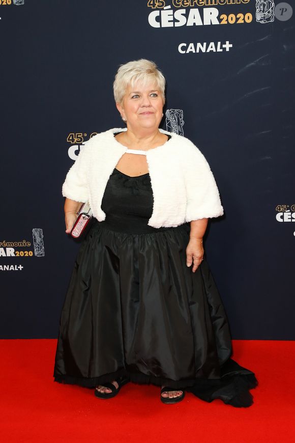 Mimie Mathy - Tournage de la série " Dix Pour Cent " lors de la 45ème cérémonie des César à la salle Pleyel à Paris, le 28 février 2020. © Dominique Jacovides/Olivier Borde/Bestimage