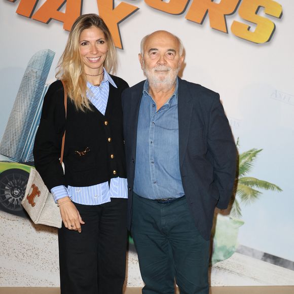 Si elle a travaillé de nombreuses années dans le domaine du droit, Patricia Campi a lancé son propre business depuis sa rencontre avec Gérard Jugnot et a même mis ses talents à son service.

Gérard Jugnot et sa femme Patricia Campi - Première du film "3 jours max" au Grand Rex à Paris le 16 octobre 2023. © Coadic Guirec/Bestimage