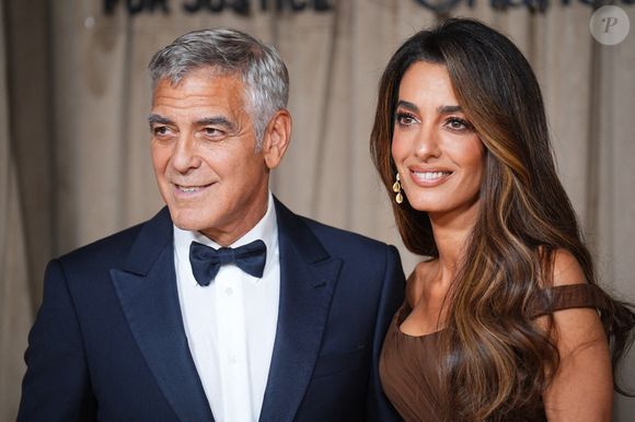 George Clooney et Amal lors de la cérémonie des Albies au Musée d’Histoire naturelle de Londres ce vendredi 3 octobre 2025.Photo par James Manning/PA Wire/ABACAPRESS.COM