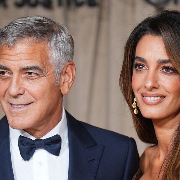 George Clooney et Amal lors de la cérémonie des Albies au Musée d’Histoire naturelle de Londres ce vendredi 3 octobre 2025.Photo par James Manning/PA Wire/ABACAPRESS.COM