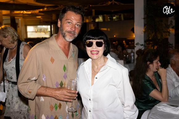 Exclusif - Christophe Maé, Mireille Mathieu - Après le concert de C.Maé, où il a enflammé la première soirée du 40ème Festival de Ramatuelle, les célébrités se sont retrouvées autour d'un dîner à la plage de Tahiti. Le 1er août 2024
© Cyril Bruneau / Festival de Ramatuelle / Bestimage