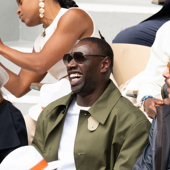 Aryna Sabalenka et Coco Gauff se sont affrontées en finale de Roland-Garros sur le court Philippe-Chatrier, sous les yeux d’un public prestigieux.

Hélène Sy, Omar Sy et Laurent Lafitte assistent au tournoi de Roland Garros. Photo par Laurent Zabulon/ABACAPRESS.COM