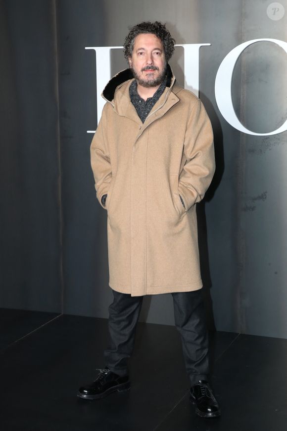 Guillaume Gallienne au photocall du défilé Dior Homme à l'École-Militaire lors de la semaine de la mode masculine automne/hiver 2025-2026 à Paris, France, le 24 janvier 2025. © Bertrand Rindoff/Bestimage