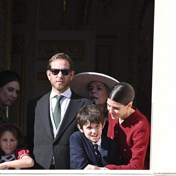 Tatiana Santo Domingo, India Casiraghi, Andrea Casiraghi, Princesse Caroline de Hanovre, Raphael Elmaleh, Charlotte Casiraghi apparaissant au balcon du Palais de Monaco lors des célébrations de la Fête Nationale de Monaco à Monte-Carlo, Monaco le 19 novembre 2023. Photo by David Niviere/ABACAPRESS.COM