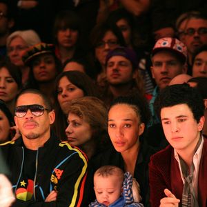 La mère de Matisse est l'ex-compagne de Joey, Leïla.
Le chanteur français JoeyStarr, sa compagne Leila et leur fils Matisse assistent au défilé de la collection de prêt-à-porter automne-hiver 2008-2009 de Jean-Charles de Castelbajac à Paris, France, le 29 février 2008. Photo Guignebourg-Nebinger-Orban-Taamallah/ABACAPRESS.COM