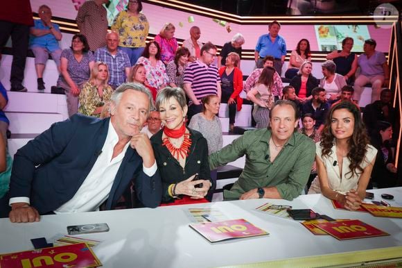 Exclusif - Jean-Michel Maire, Isabelle Morini-Bosc, Philippe Candeloro, Francesca Antoniotti sur le plateau de l’émission TPMP People, enregistrée le 1er juin, présentée par B.Montiel et diffusée le 03 juin sur C8 à Paris, France, le 1er juin 2023. © Jack Tribeca/Bestimage