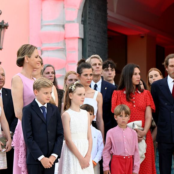 La princesse Charlene de Monaco, le prince héréditaire Jacques, la princesse Gabriella, Charlotte Casiraghi, Balthazar Casiraghi-Rassam, Tatiana Santo Domingo et Maximilian Casiraghi - Célébration des 20 ans de règne du prince souverain Albert II de Monaco sur la place du Palais à Monaco, le 19 juillet 2025. © Bruno Bebert/Bestimage