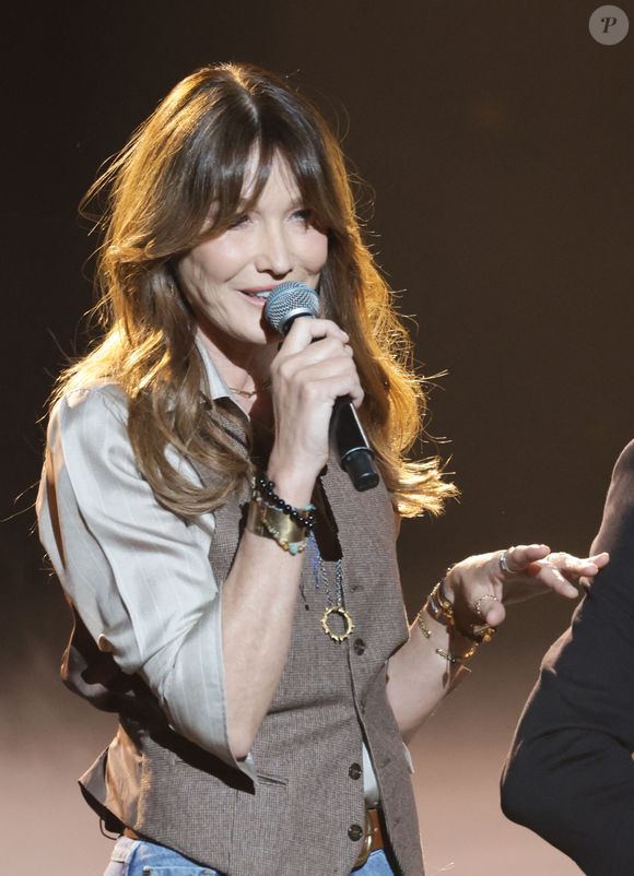 Carla Bruni - Cérémonie de la 40ème édition des Victoires de la Musique à la Seine Musicale à Boulogne-Billancourt, France, le 14 février 2025. © Coadic Guirec/Bestimage