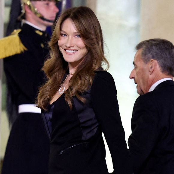 Nicolas Sarkozy et sa femme Carla Bruni-Sarkozy lors de l'accueil par le couple présidentiel français du président du Kazakhstan au palais de l'Elysée à Paris pour un dîner d'état le 5 novembre 2024.

© Dominique Jacovides / Bestimage