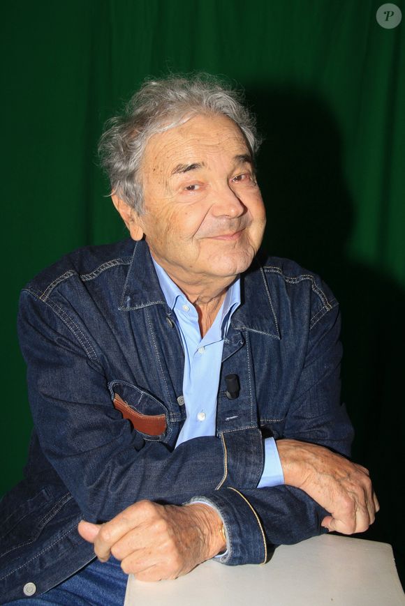 Pierre Perret - Les invités de l'émission "L'instant de Luxe" sur la chaîne Non Stop People à Paris le 8 juin 2021.

© Philippe Baldini / Bestimage