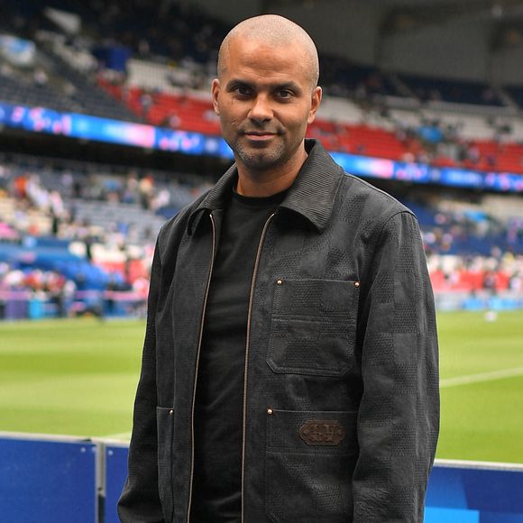 Tony Parker avant l'épreuve finale de football opposant la France à l'Espagne lors des Jeux Olympiques de Paris 2024 (JO) au Parc des Princes, à Paris, France, le 9 août 2024. 

© Jacovides-Perusseau/Bestimage
